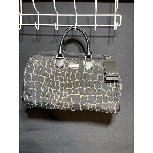 baggallini weekender travel tote bag Carryall Expandable Lightweight 22" Packable Folding Compact Nylon Washable w/Luggage Sleeve : Clothing, Shoes & Jewelry Womens Baggallini Park Ave Weekender Tote Baggallini Deluxe Fifth Avenue Weekender